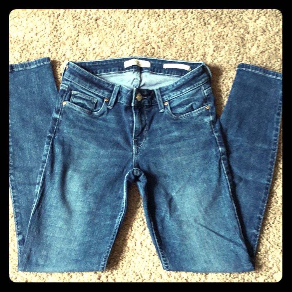 Guess denim. Power skinny low rise.